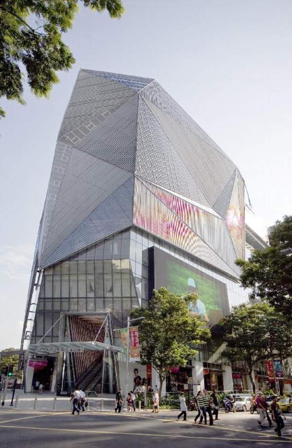 外部閃爍炫目的燈光裝飾。( 相片來源:新加坡旅遊局 ) 新加坡